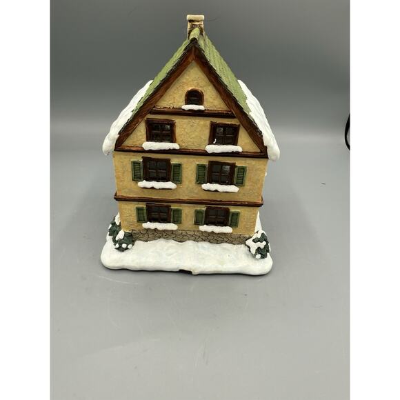 Hawthorne Village Berta Hummel Cup of Cheer Café Lighted 2003 - Picture 3 of 7